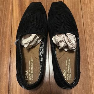 TOMS size 8 NWOT